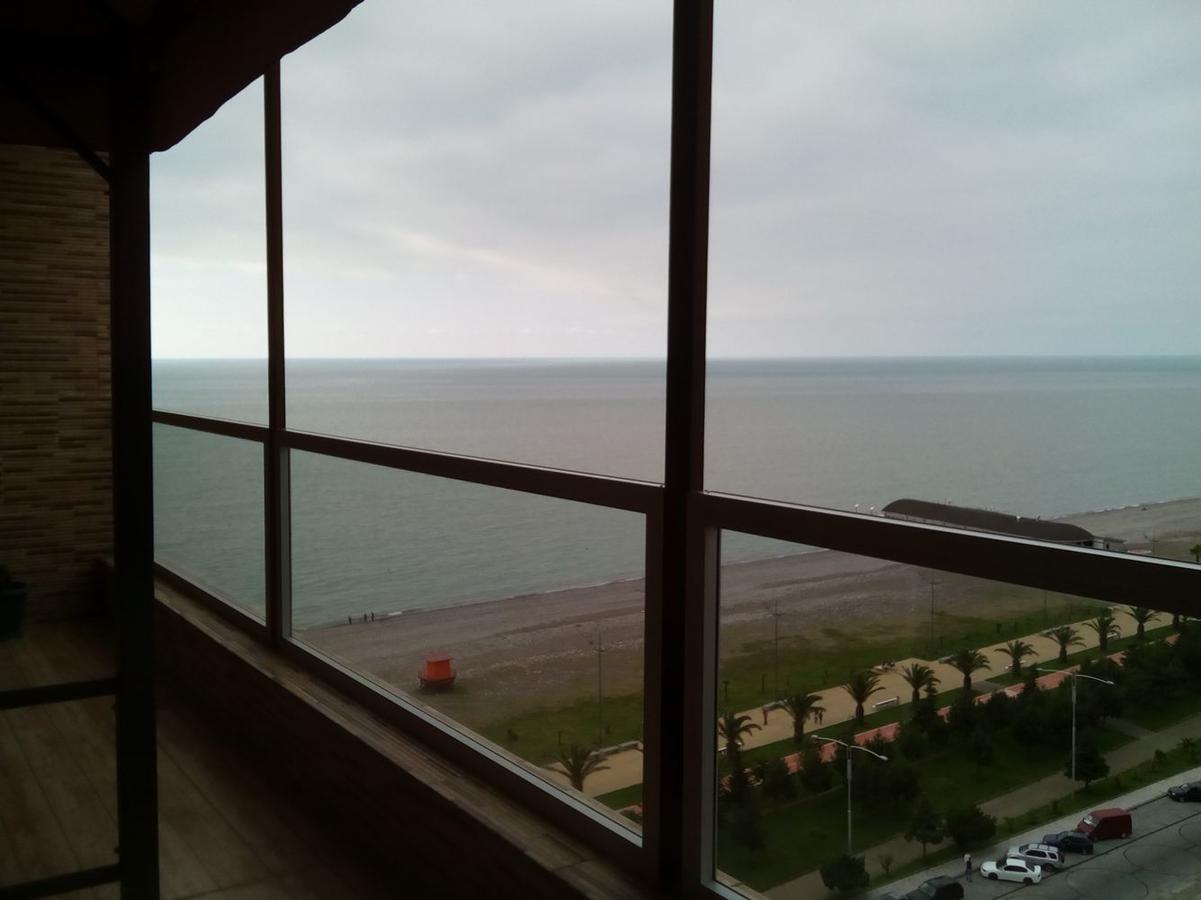 Appartamento Amazing Magnolia Batumi Esterno foto